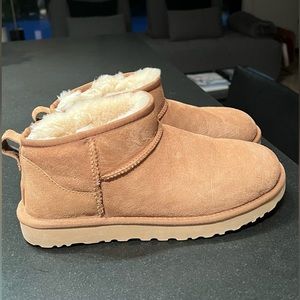 UGG ULTRA MINI